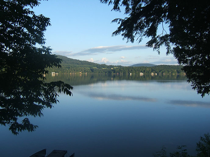 Lake Willoughby Beach Cottage Vacation Rental in Westmore, VT